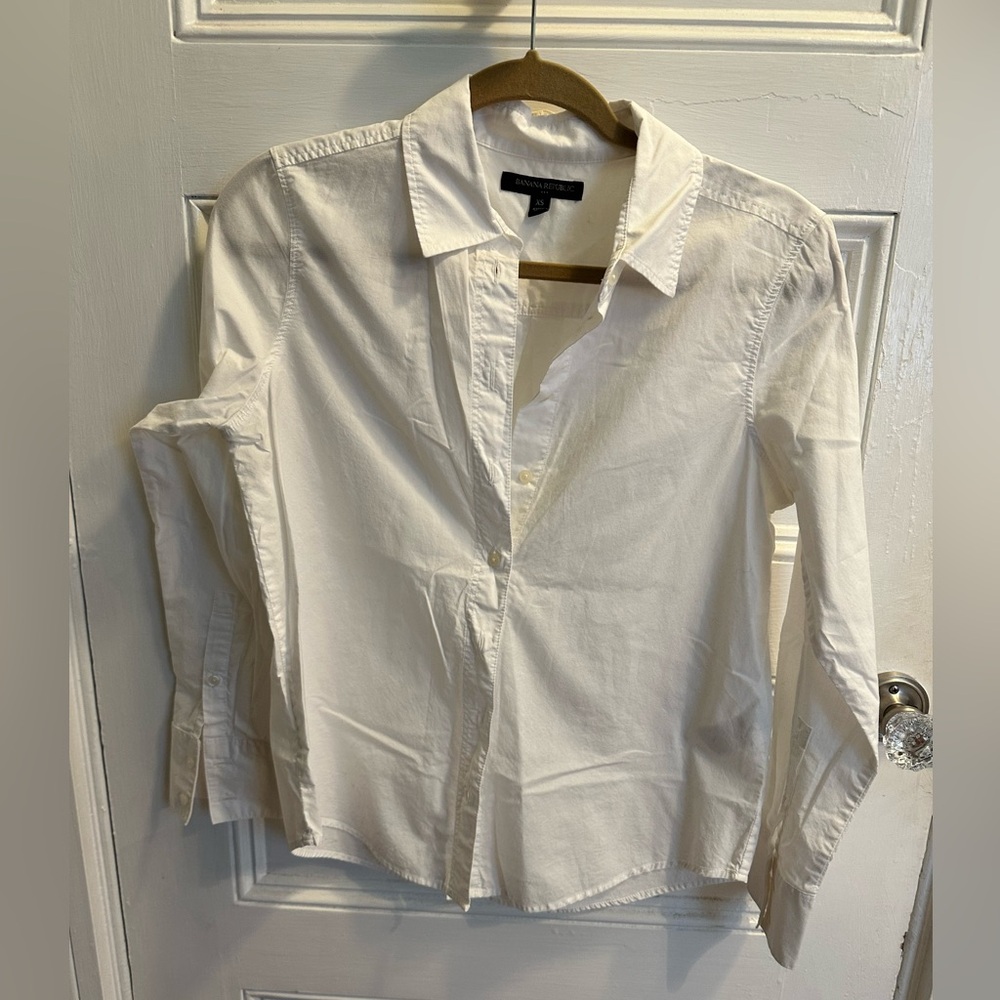 Banana Republic Factory white long sleeve button down top size XS